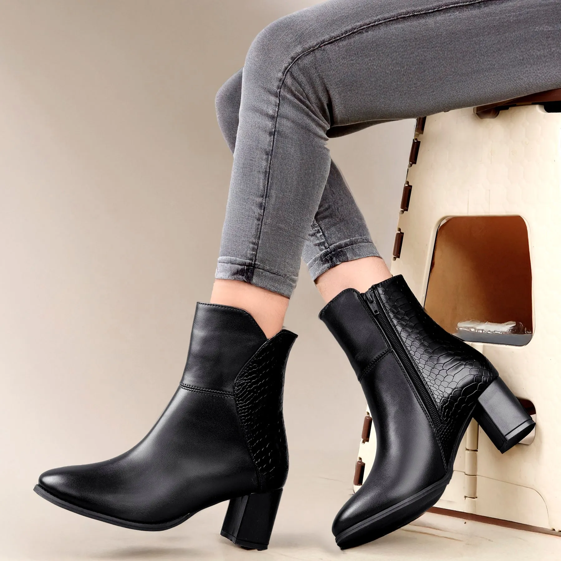 Fashioned Zipper Ankle Boots for Women