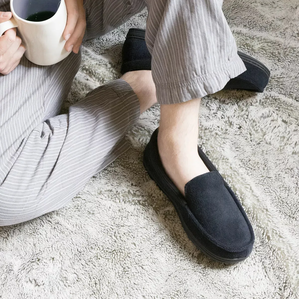 New Men's isotoner Microterry and Waffle Travis Moccasin Slippers, light grey Sz XXL 13-14